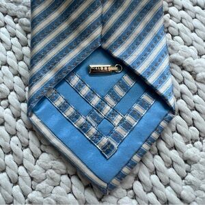 ZILLI Handmade in Italy Embroidered Detail Silk Blue Striped Mens Neck Tie EUC